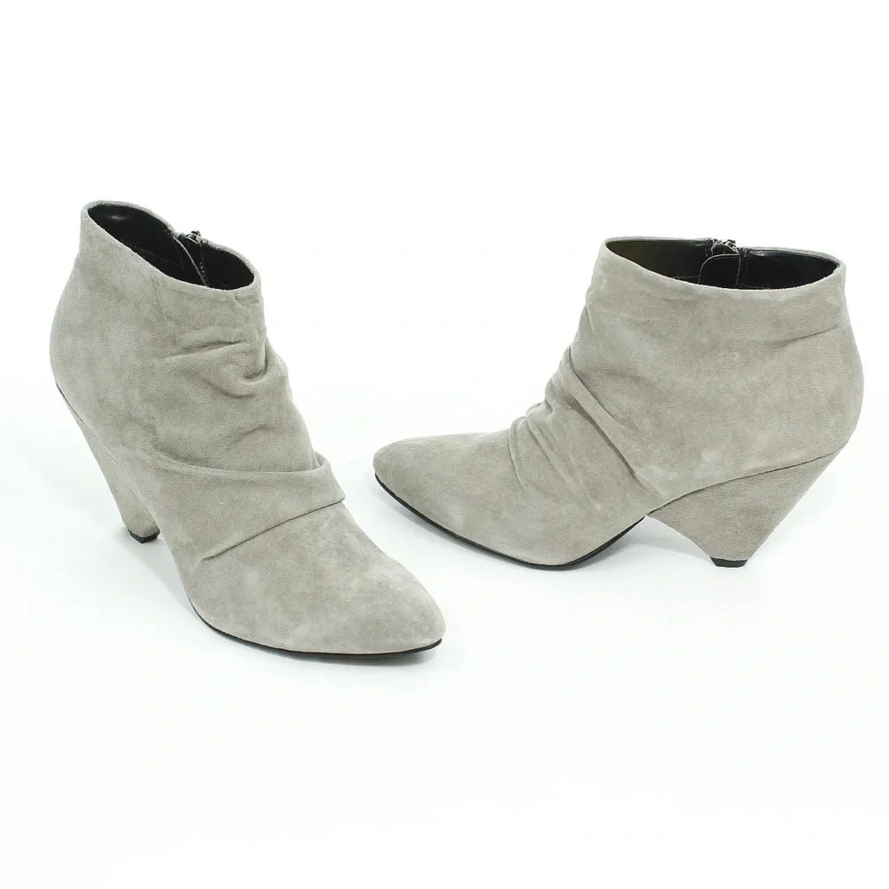 GABRIELLA ROCHA NiB Light Gray Suede Ankle Booties